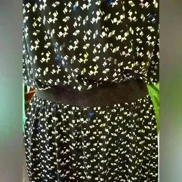 BCBGeneration Dress Size S-Short Racerback with Jersey Moc Wrap Vneck, preowned - Picture 7 of 11